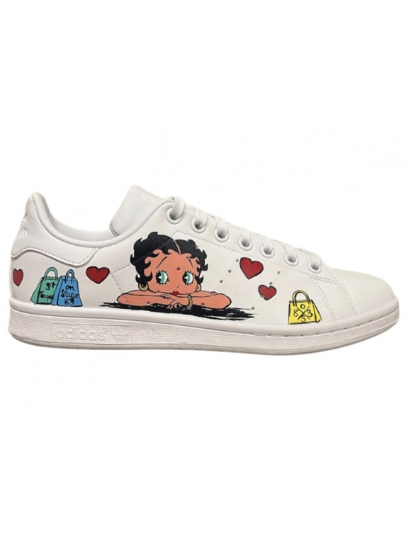 Sneakers Stan Smith blanches "Betty Boop" customisées